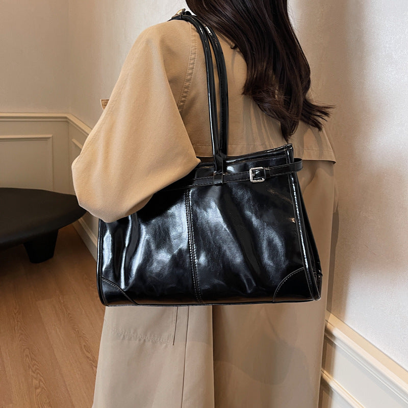 Commuter Large Capacity Totes Retro Fashion Simple Women's Shoulder Bag