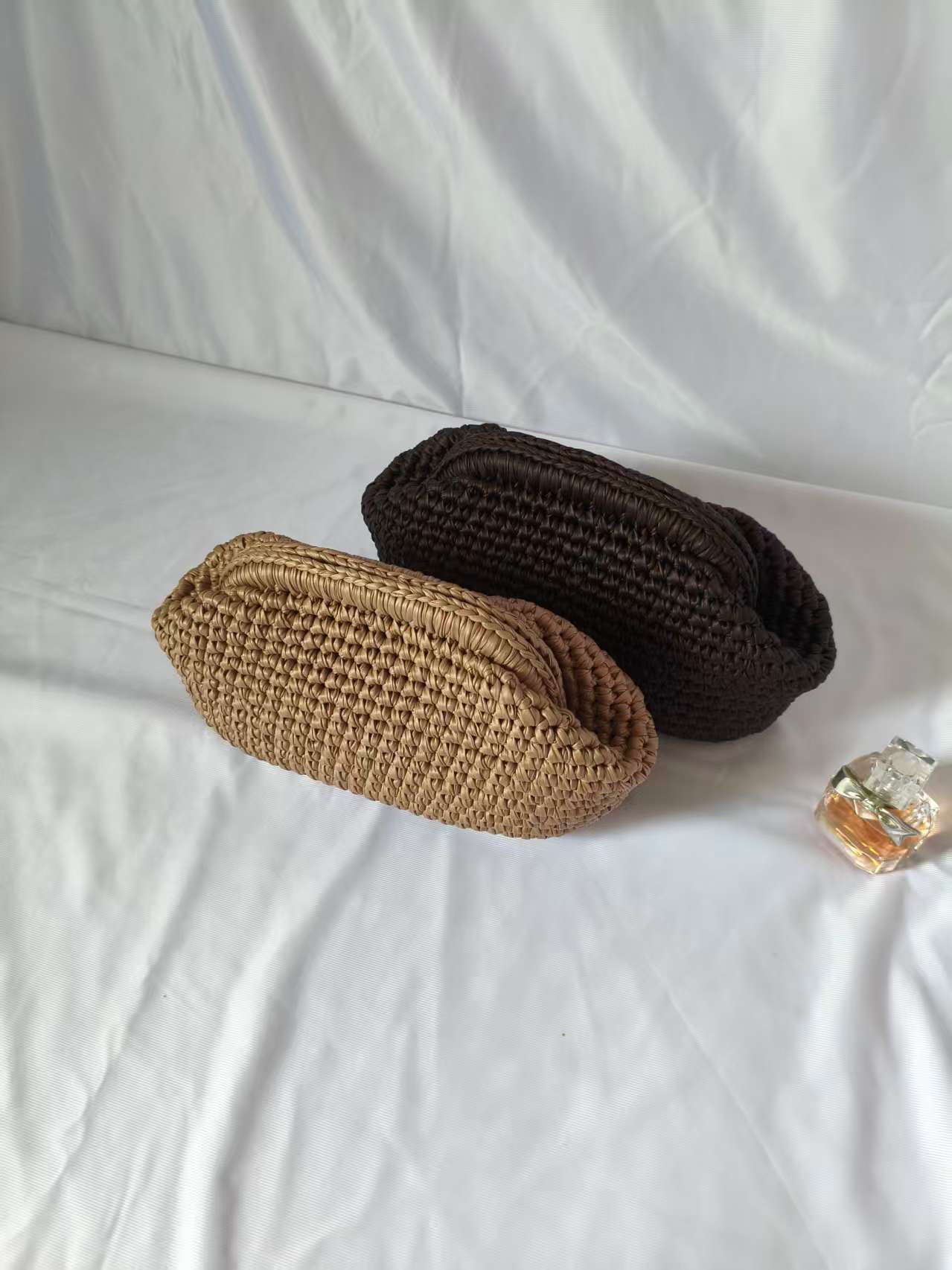 Women's Handmade Finished Imitation Leather Matt Color Hand-woven Women's Clutch