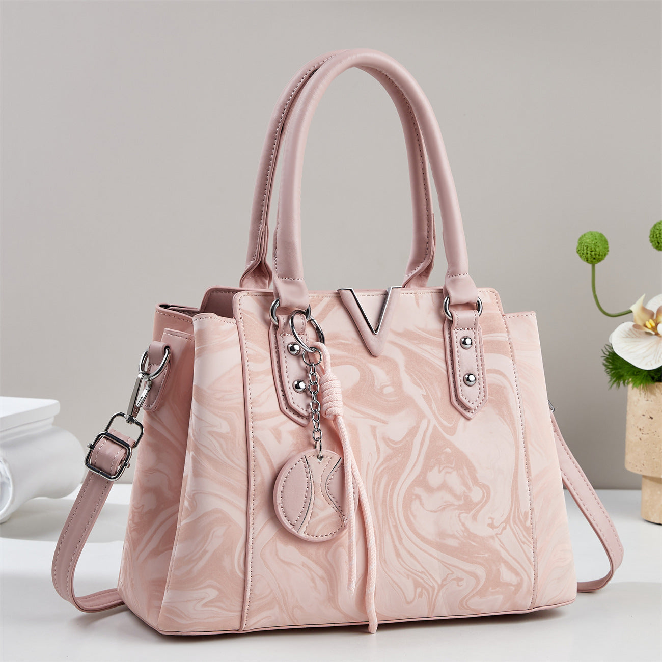 Women's Fashionable Trend Western Style Sense Large Capacity Women's Handbag