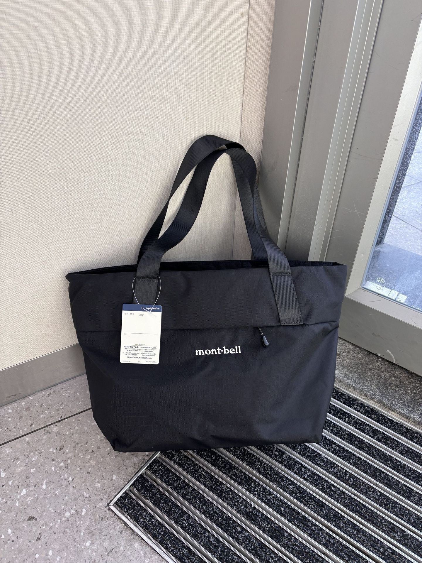 Women's & Men's Beautiful Waterproof Large Capacity Portable Commuter Women's Handbag
