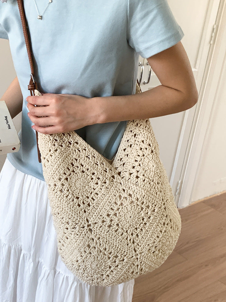 Korean Style Woven Artistic Woolen Yarn Seaside Holiday Hollow Women's Shoulder Bag