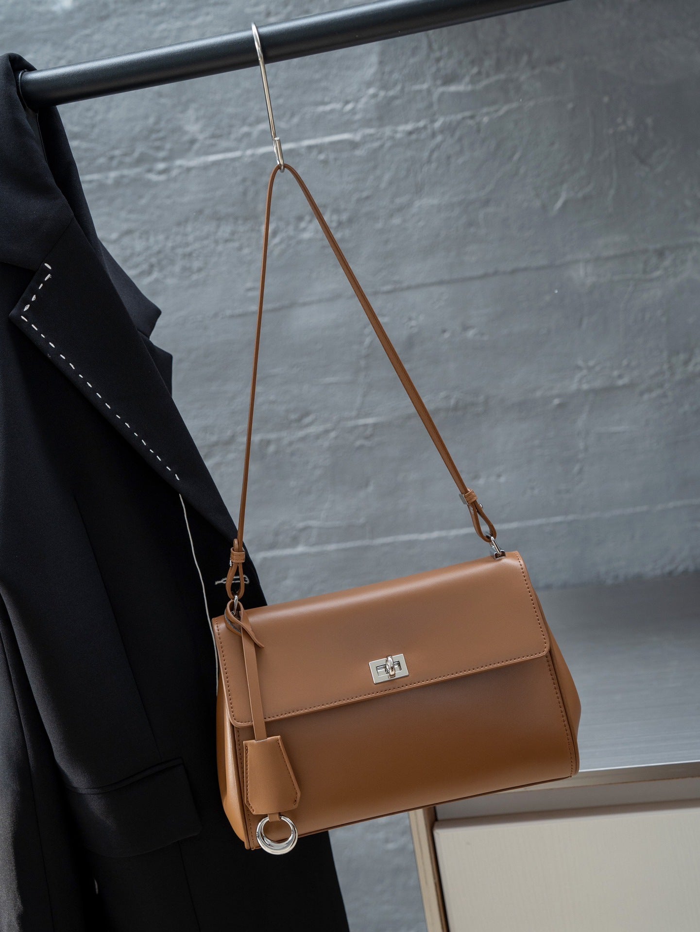 Women's Classic Leather Underarm Large Capacity Totes Women's Shoulder Bag