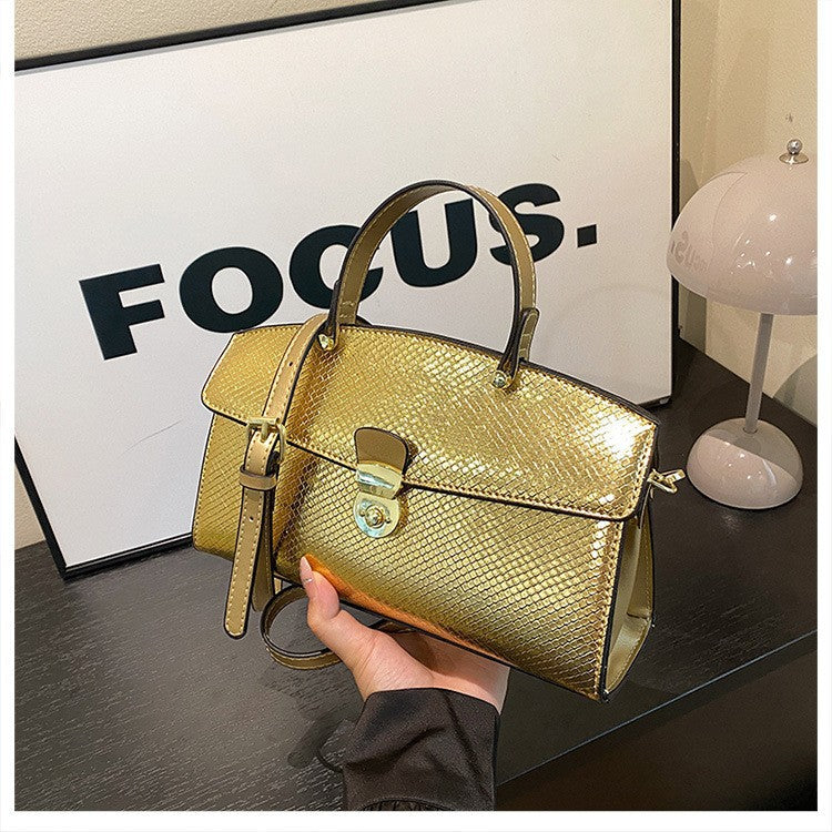 Stylish Women's Large Capacity Fashion Retro Handbags