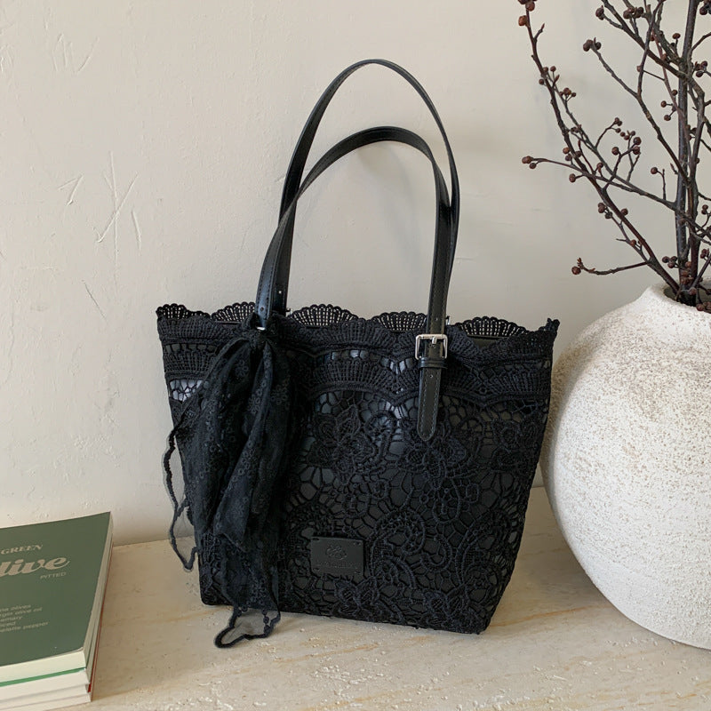 Niche Large Capacity Woven Autumn Hollow Idle Style Underarm Women's Shoulder Bag