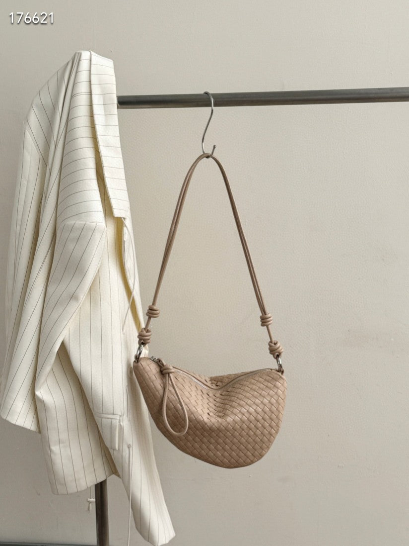 Women's Internet Large Genuine Leather Fashion Croissant Sheepskin Hand-woven Trendy Shoulder Bags