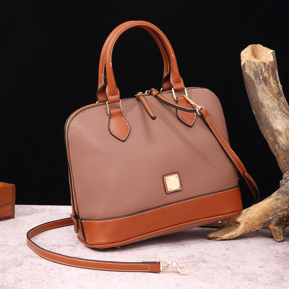 Women's Holding Color Matching Lychee Pattern Leather Women's Handbag