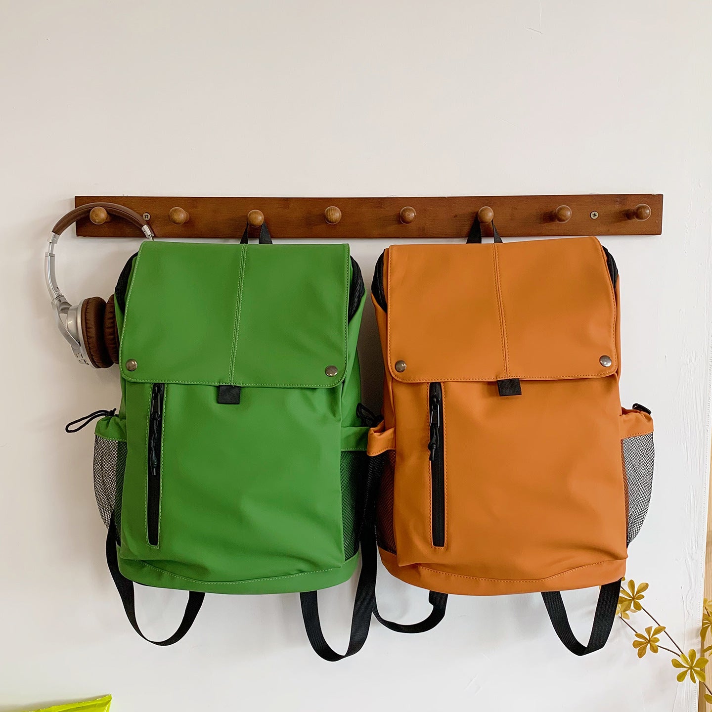 Women's & Men's Large Capacity Commuting Fashion Hiking Leisure Backpack