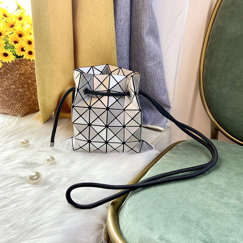 Women's Drawstring Double Stitching Glossy Diamond Plaid Bags