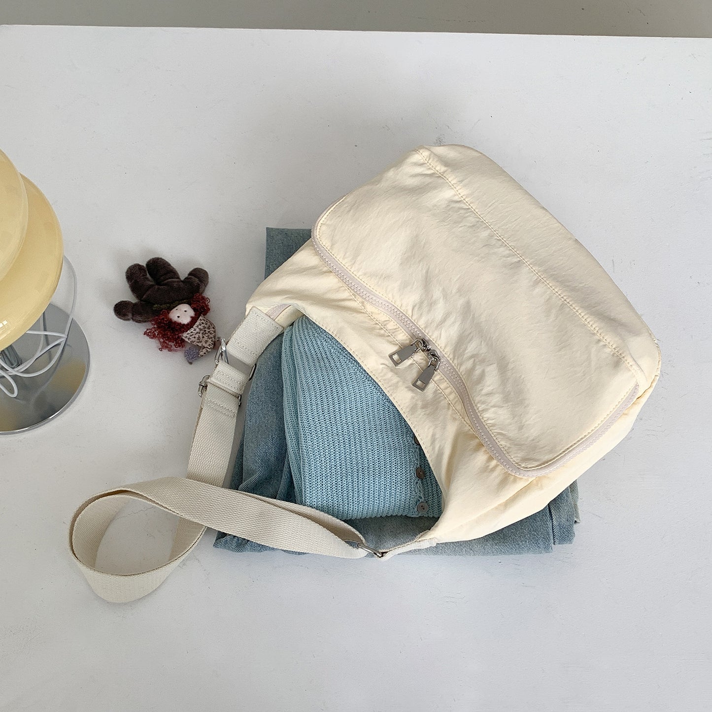 Niche Lightweight Nylon Pure Color Style Women's Messenger Bag