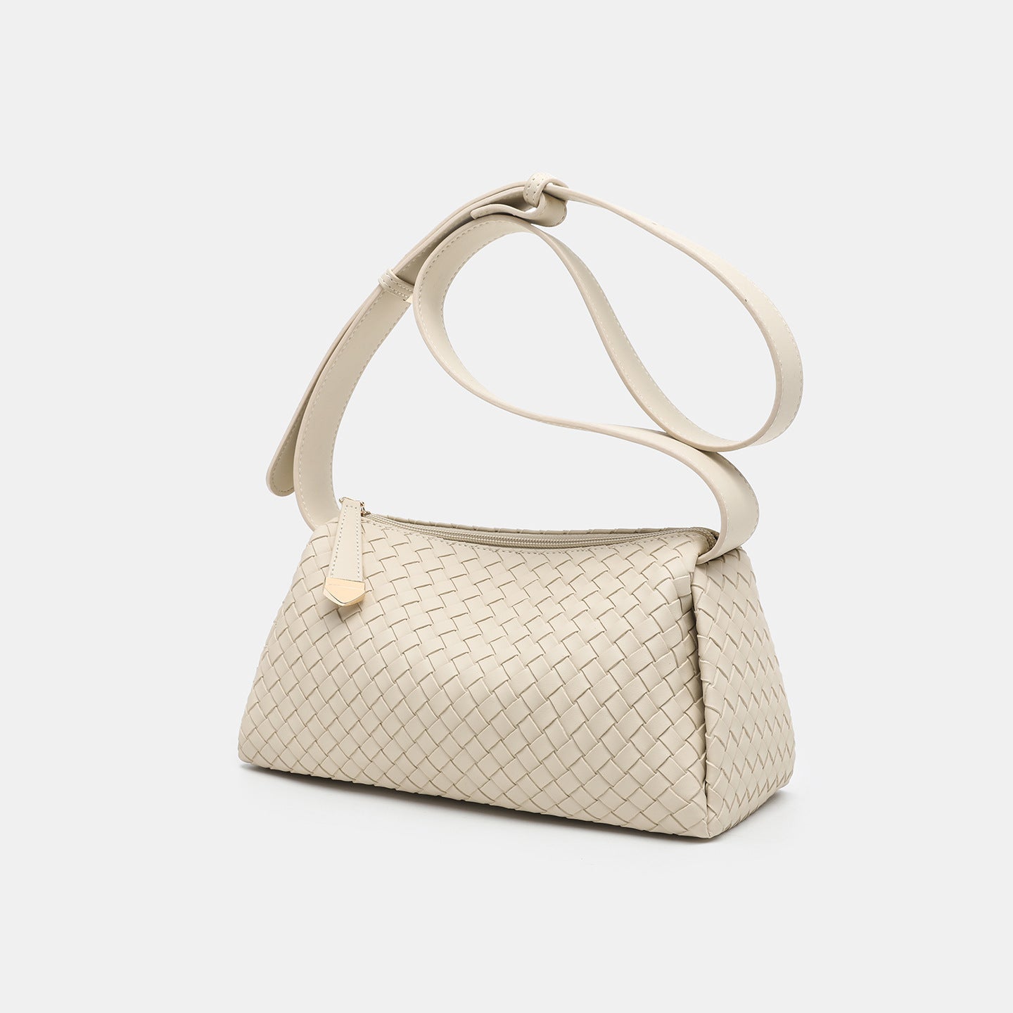 Women's Hand-woven Pillow Large Capacity Underarm Commuter Women's Messenger Bag