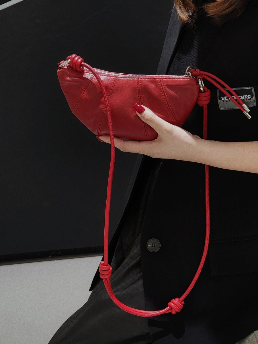 Women's Sheepskin Horn Dumpling Niche Design For Women's Messenger Bag