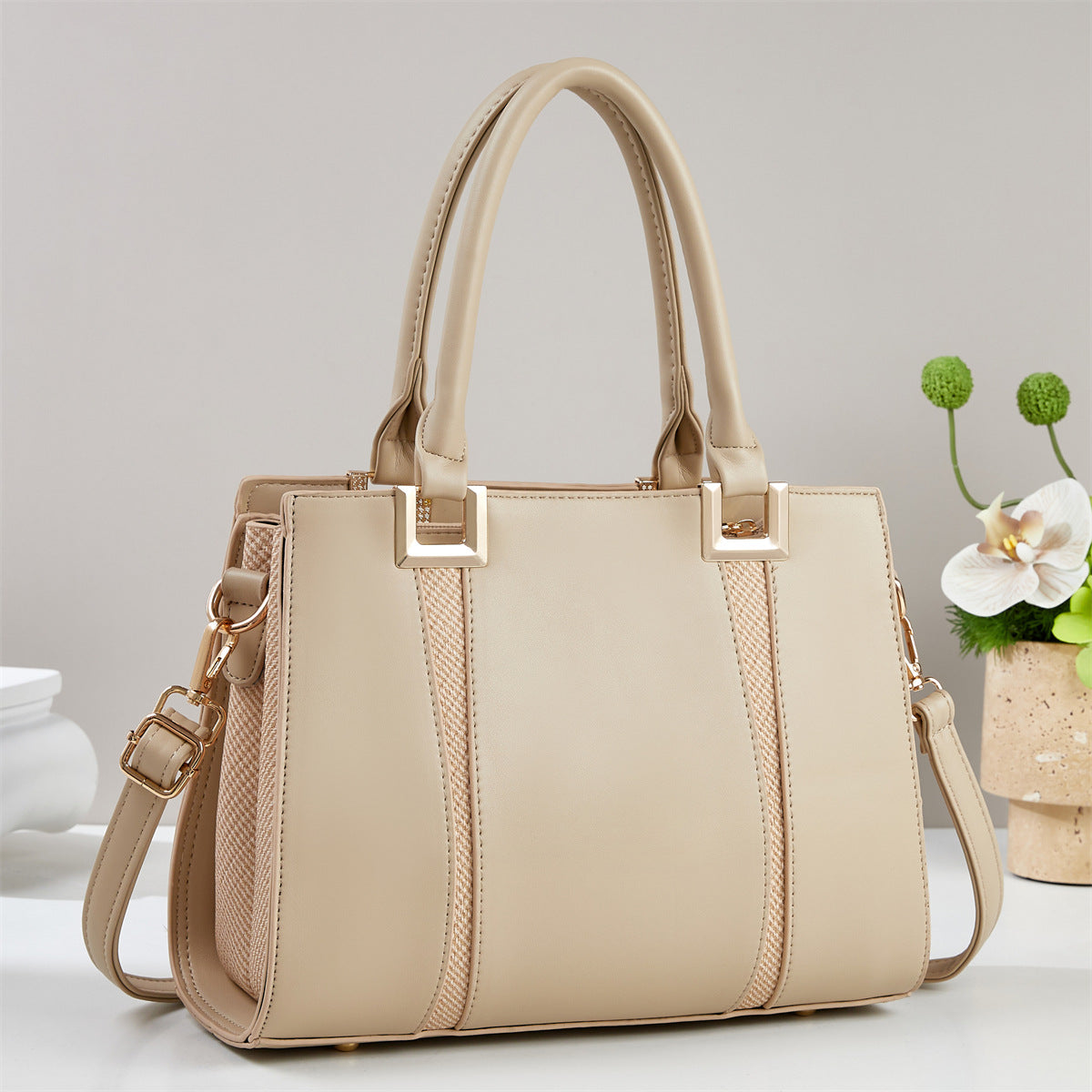 Women's Fashionable Stylish Exquisite Portable Texture Large Ladies Bags