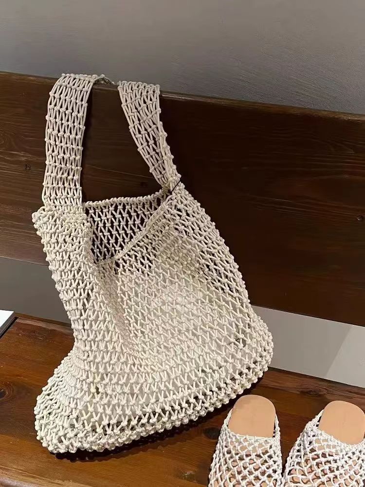 Fashionable Hand-woven Cold Net Pocket Vacation Women's Messenger Bag
