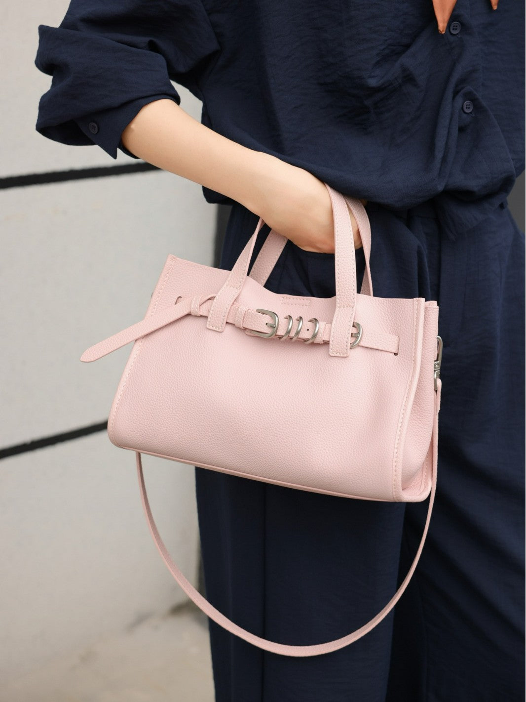 Women's Genuine Leather Commuter Design Large Capacity Tote Bag