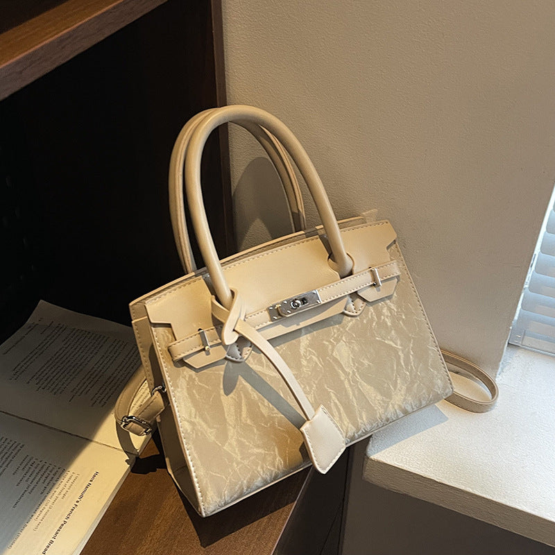Women's Simple Retro Commuter Korean Style Tote Bag