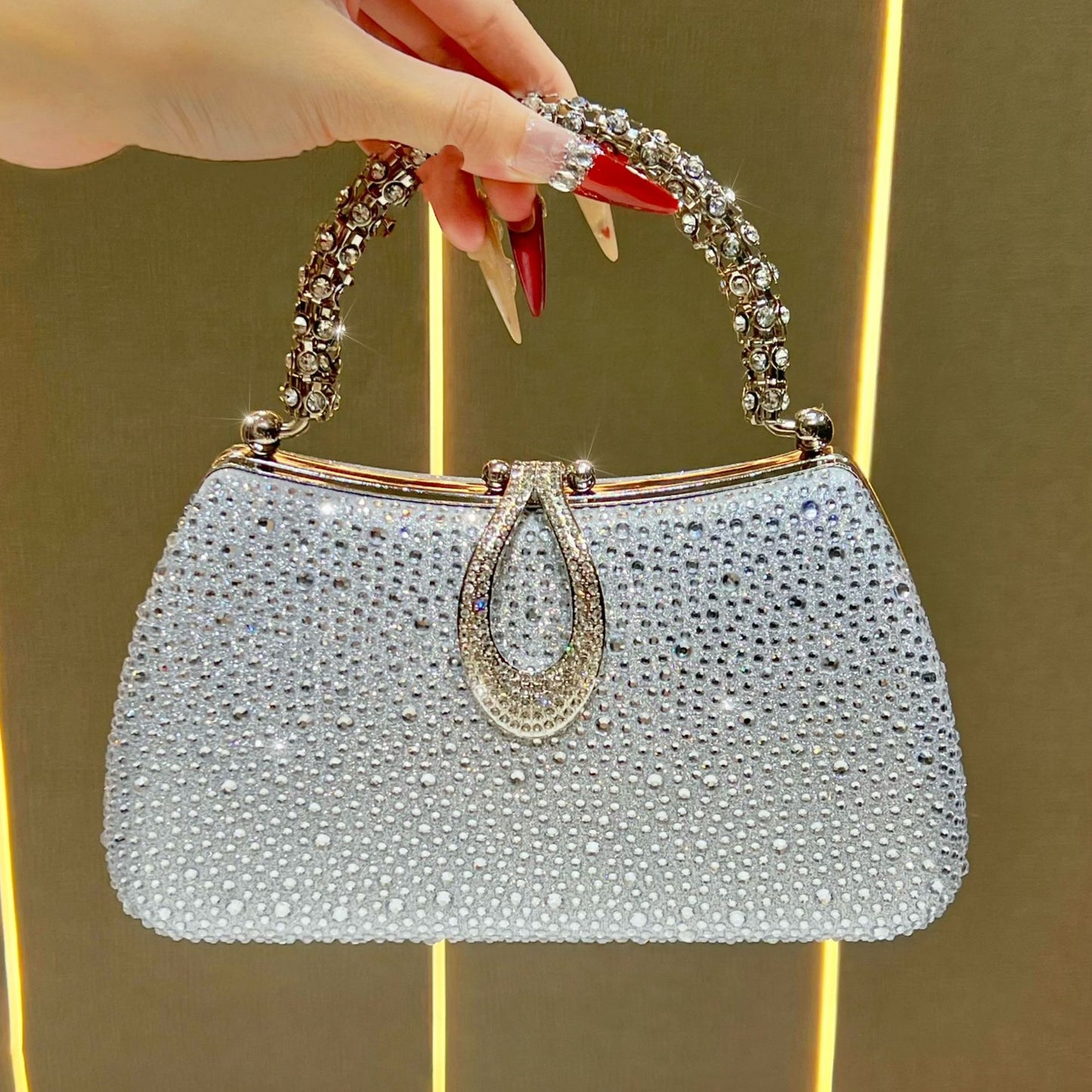 Attractive Fashionable Light Luxury Chain Dress Dinner Bag