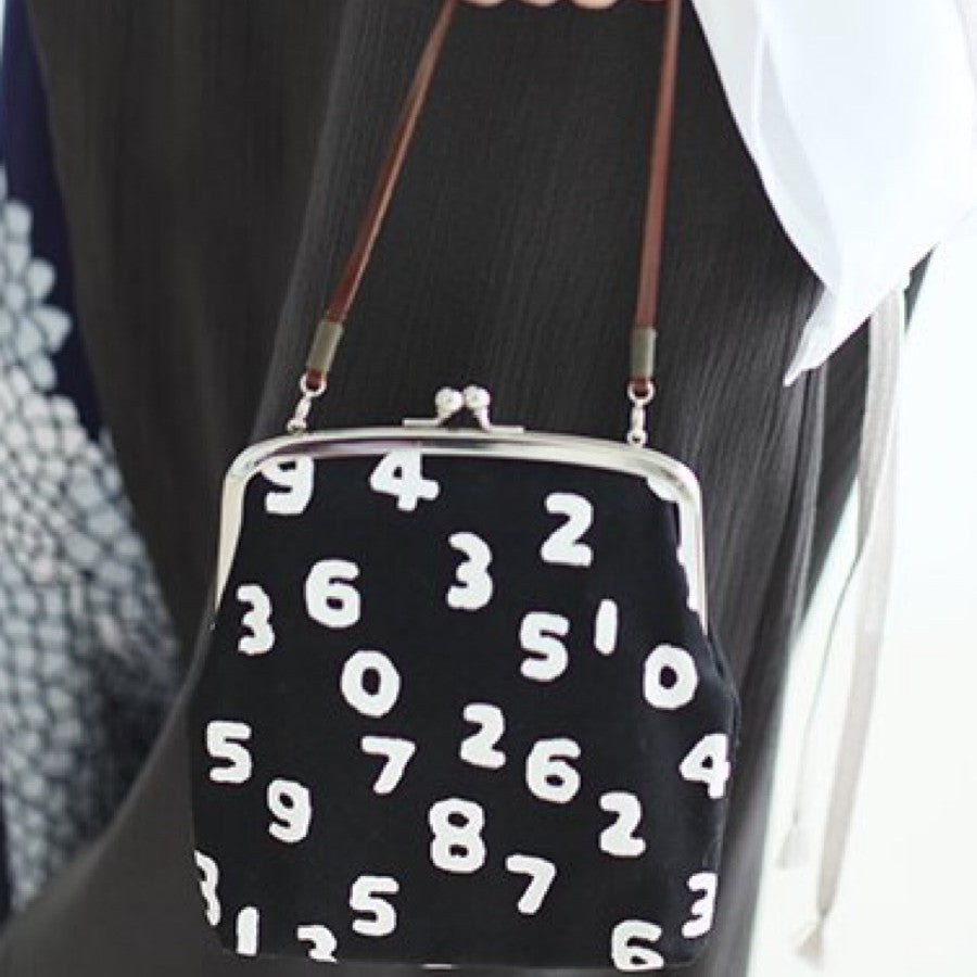Women's Style Canvas Hand Carrying Leather Rope Strap Shell Clip Women's Messenger Bag