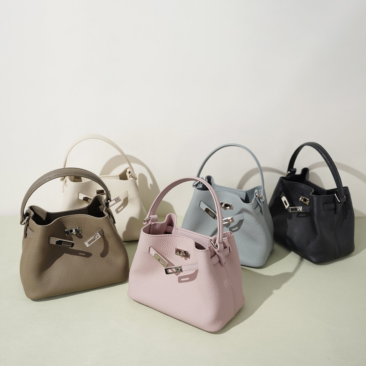 Retro Style Fashionable Niche Early Spring Bags