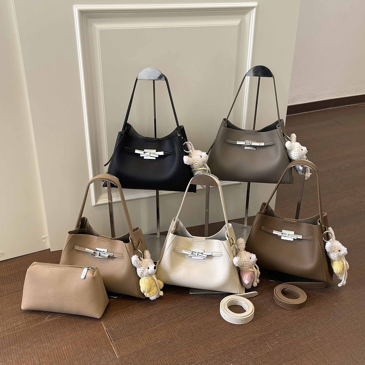 Women's Retro Large Capacity Western Style Women's Shoulder Bag