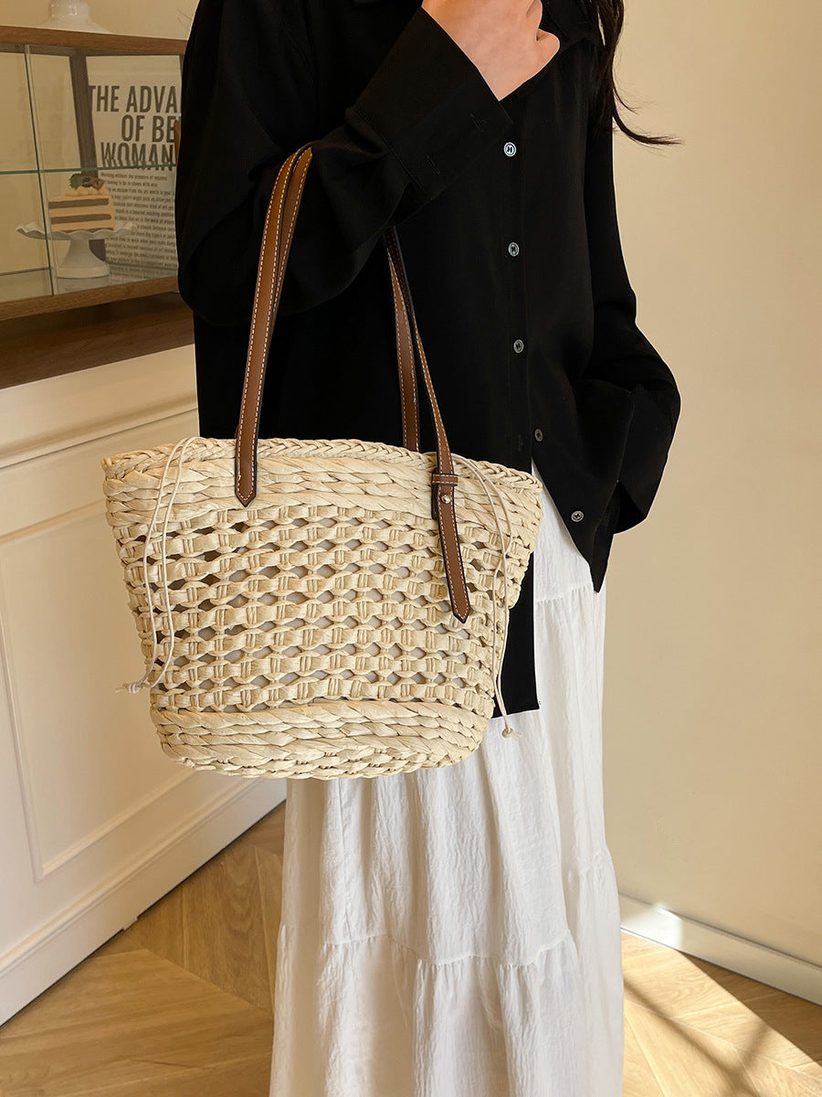 Women's Straw Woven Hand-woven Artistic Style Portable Seaside Vacation Tote Bag