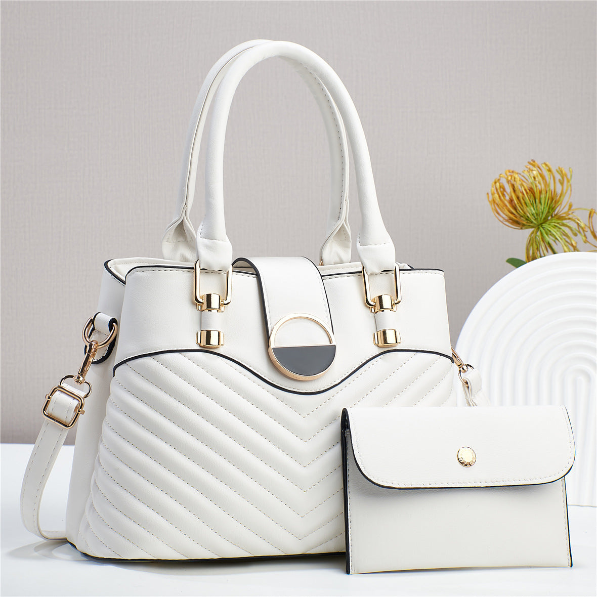 Women's Embroidered Portable Large Capacity Elegant Mother Fashion Women's Shoulder Bag