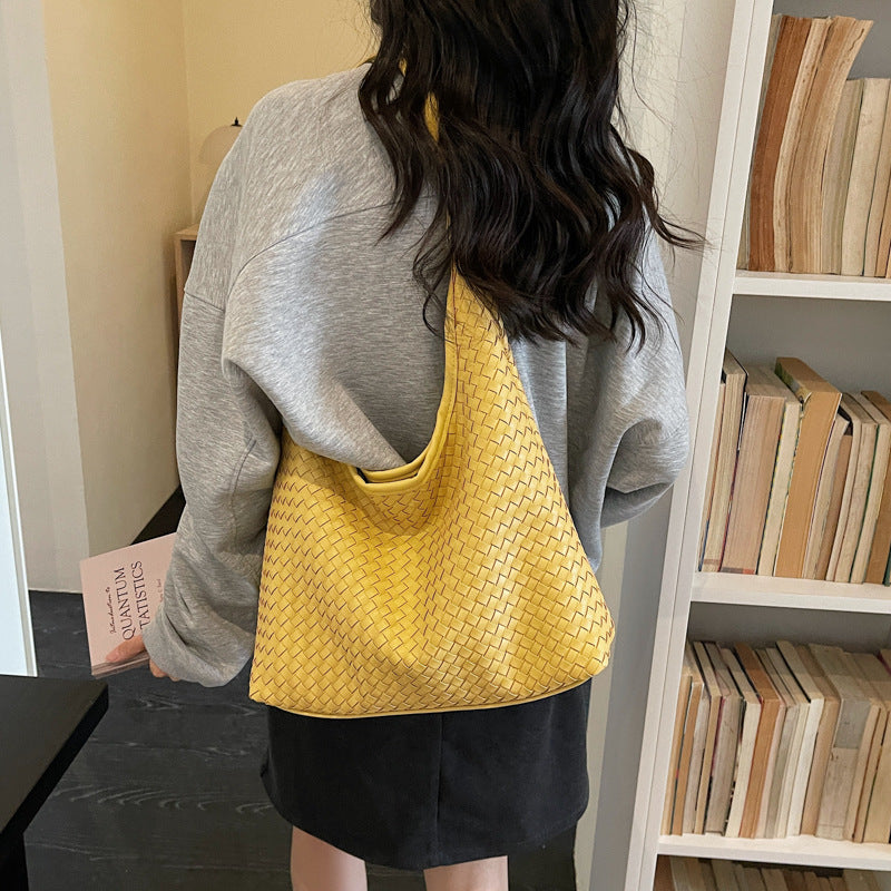 Large Capacity Woven Cross Body Wide Straps Fashion Commuter Women's Shoulder Bag
