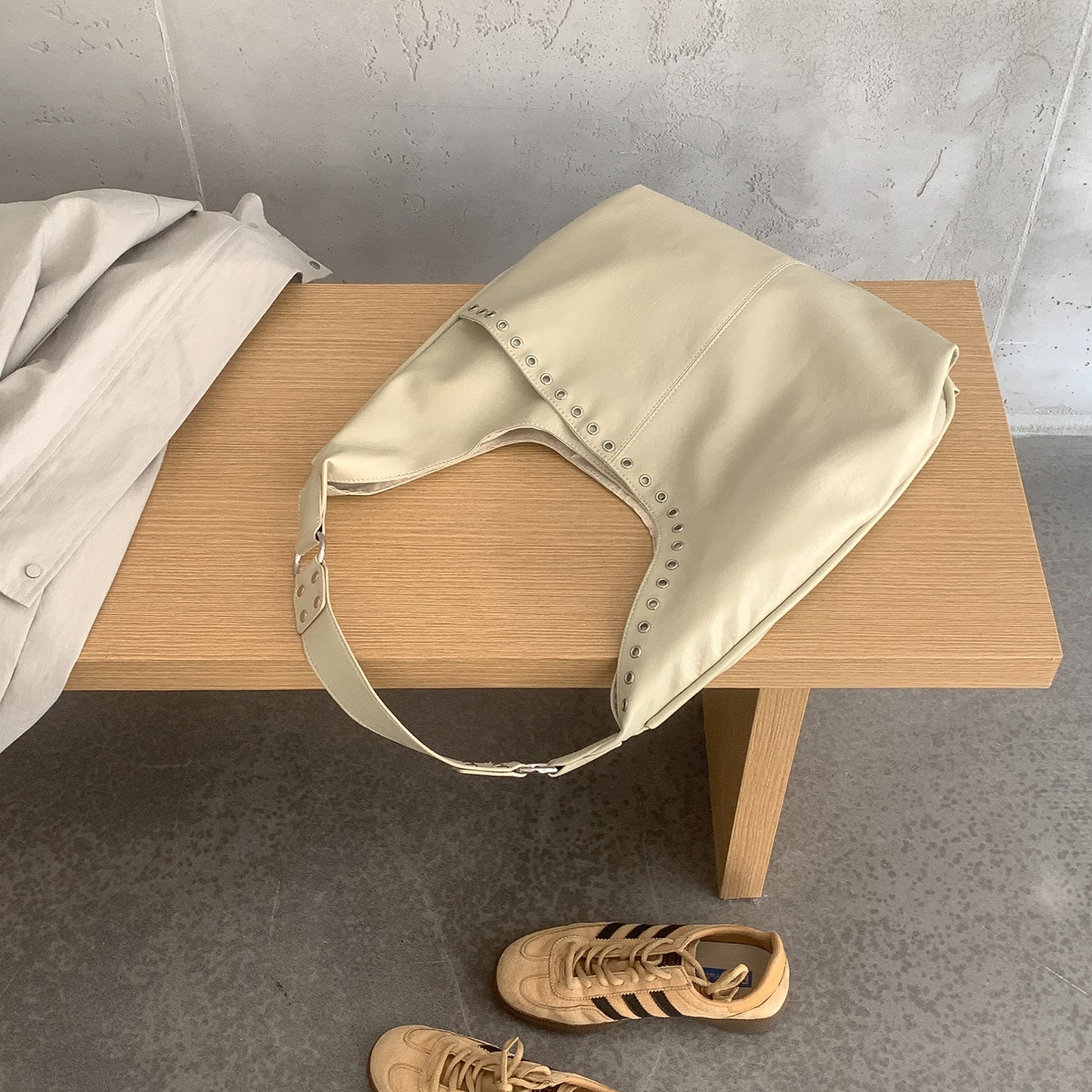 Women's Korean Style Soft Leather Big Fashion Commuter High Sense Women's Shoulder Bag