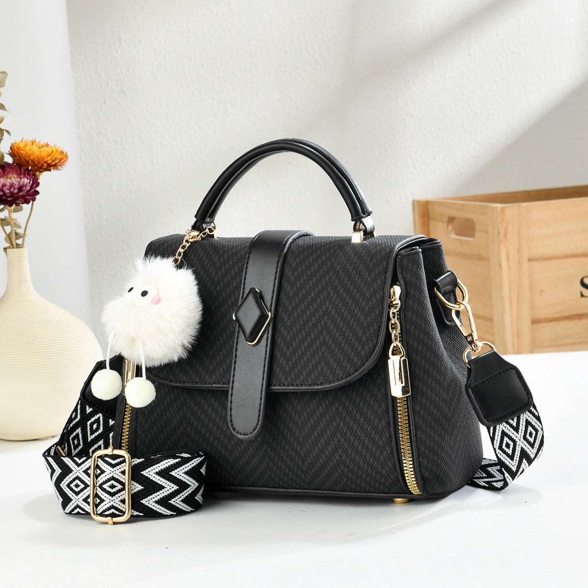 Fashion Good-looking Zipper Large Capacity Simple Women's Shoulder Bag
