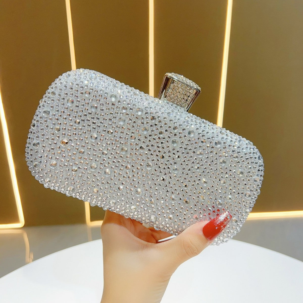 Women's Shiny Luxury High-grade Light Clutch Elegant Dinner Bag