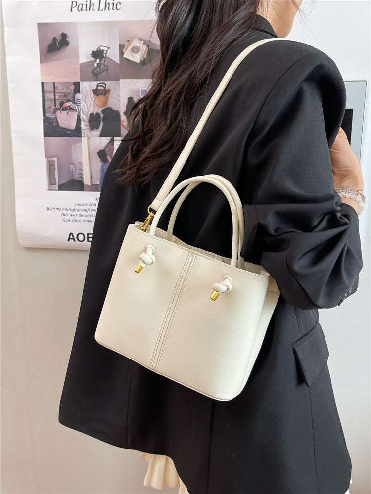 Unique Durable Women's City Commuter Niche Women's Messenger Bag