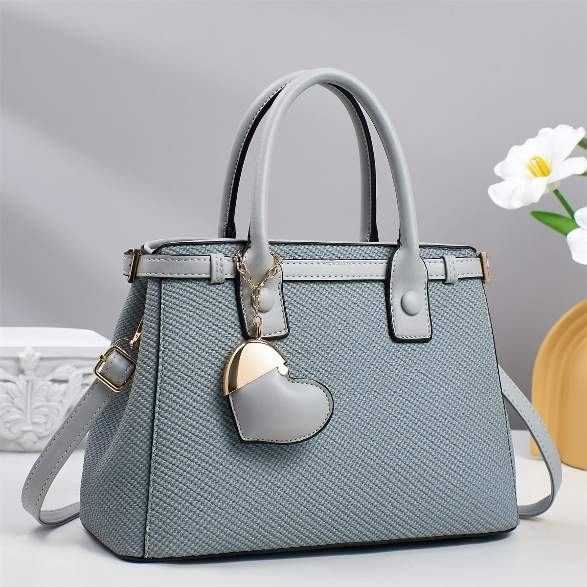 Women's Classic Popular Fashionable Trend Western Style High-grade Large Capacity Women's Handbag