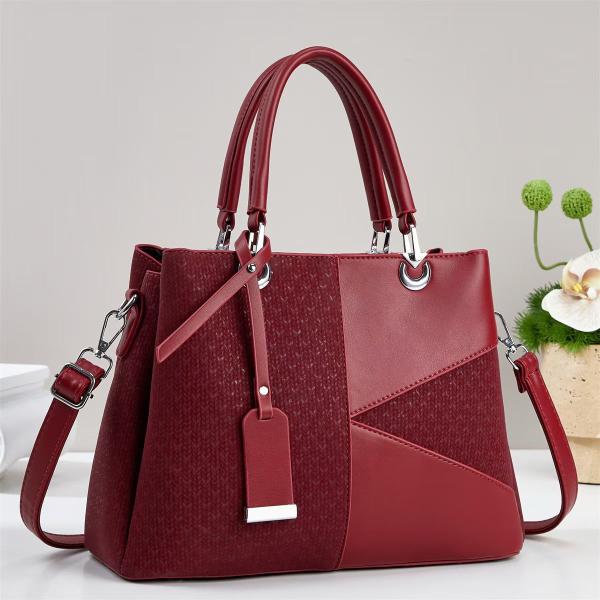 Women's Trendy Large Capacity Commuter Texture Handbags