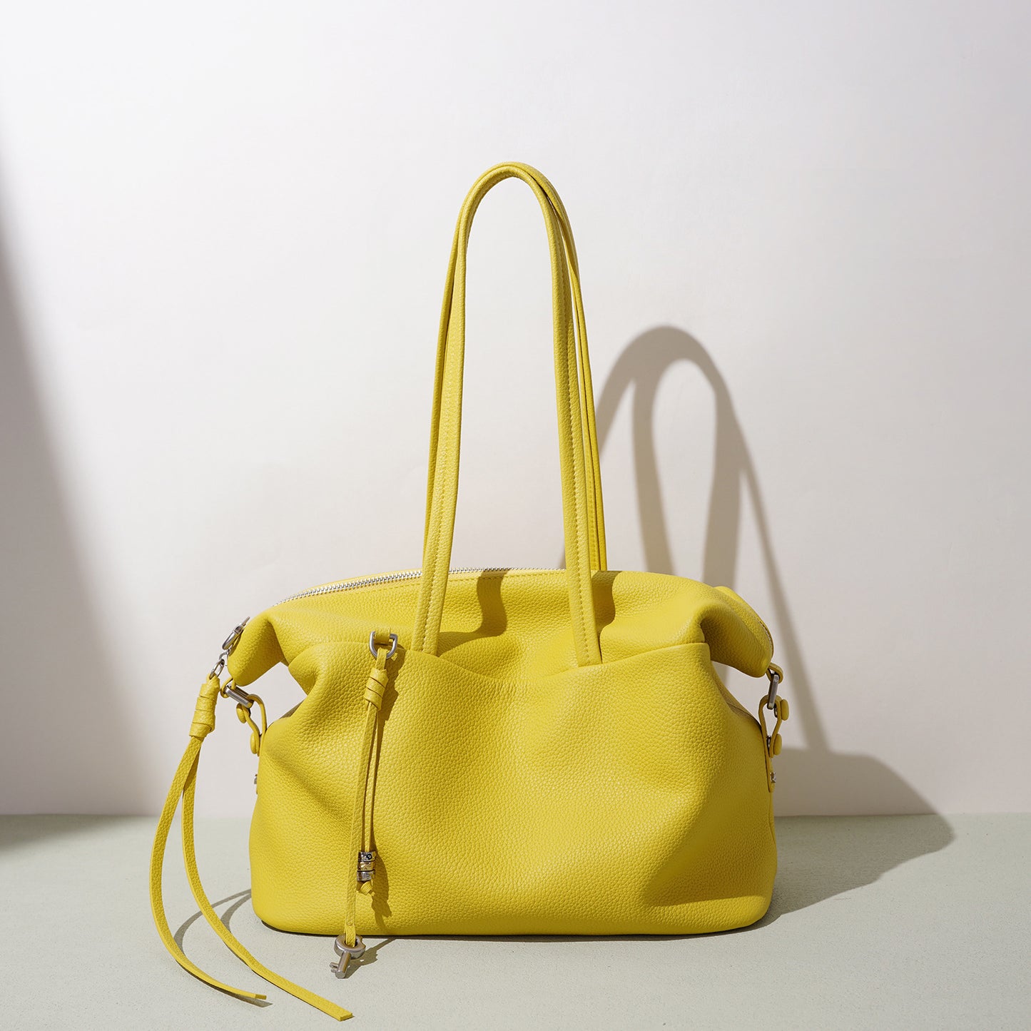Design Fashionable Large Capacity Leather Light Women's Shoulder Bag