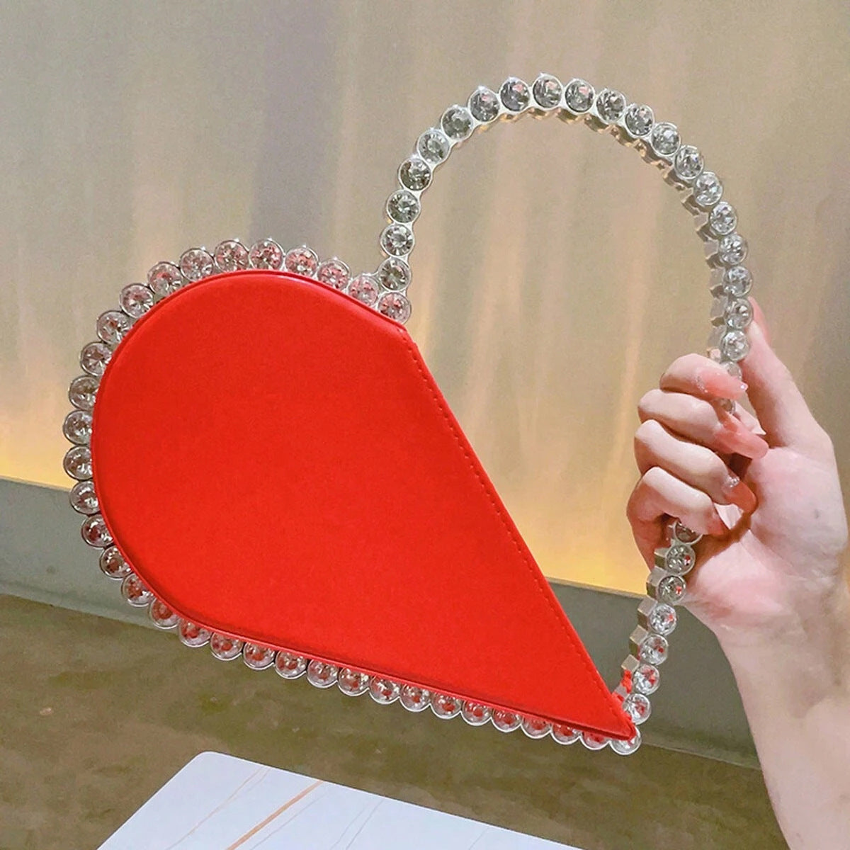 Women's Diamond Design Western Style Heart-shaped Light Luxury Dinner Bag