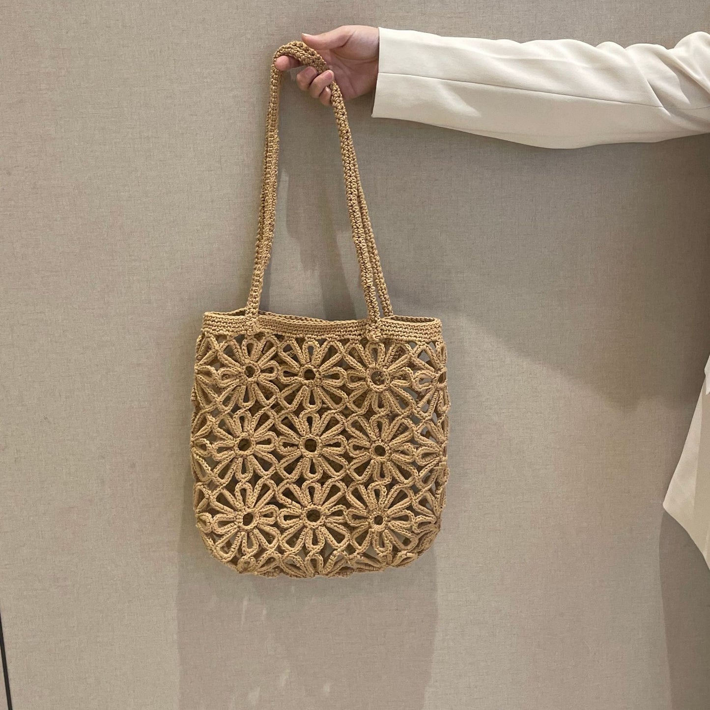 Women's Hand-woven Hollow Flower Artistic Vacation Seaside Bags