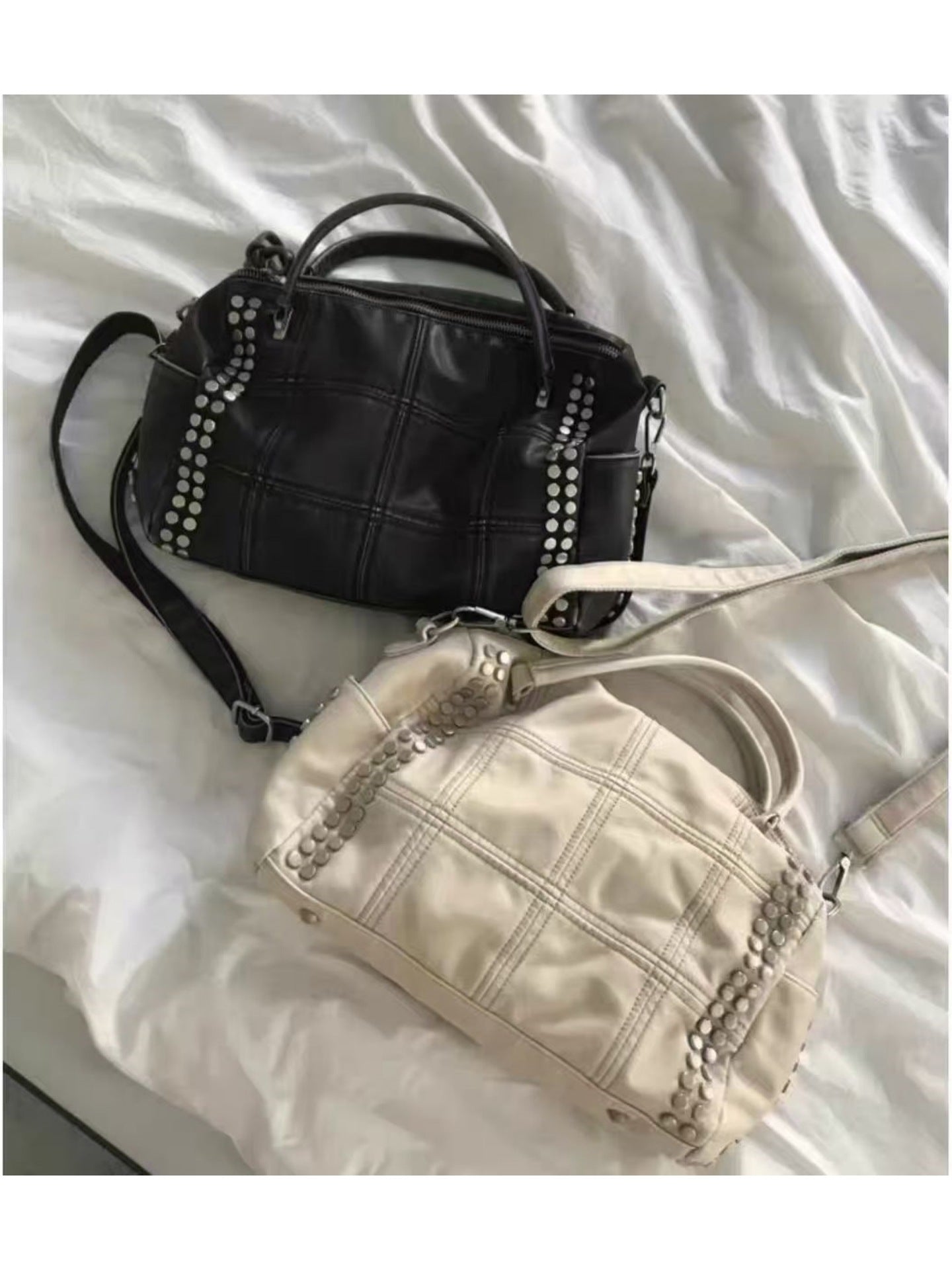 Women's Korean Style Large Capacity Rivet Pillow Portable Women's Shoulder Bag