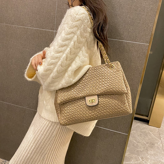 Women's Retro Fashion Underarm Indentation Commute Leisure Tote Bag