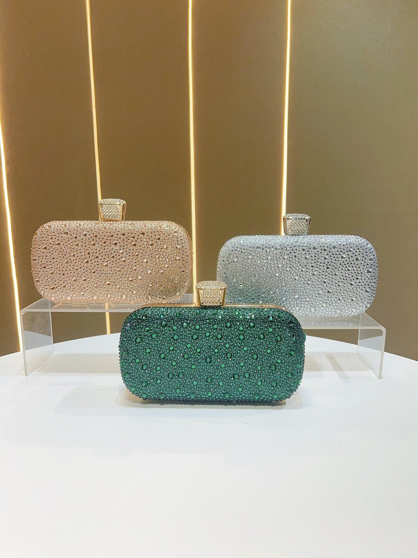 Women's Shiny Luxury High-grade Light Clutch Elegant Dinner Bag
