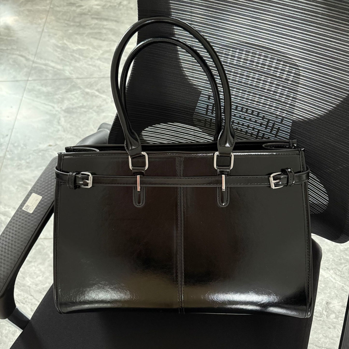 Large Capacity Black Oil Wax Leather Concert Tote Bag