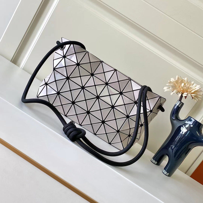 Women's Rhombus Drawstring Life Geometric Fashion Simple Bags