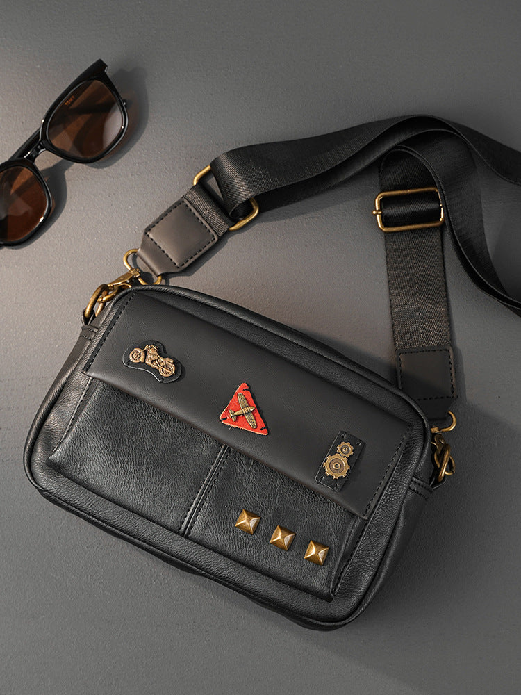 Men's Fashion Horizontal Personality Badge Rivet Shoulder Bags