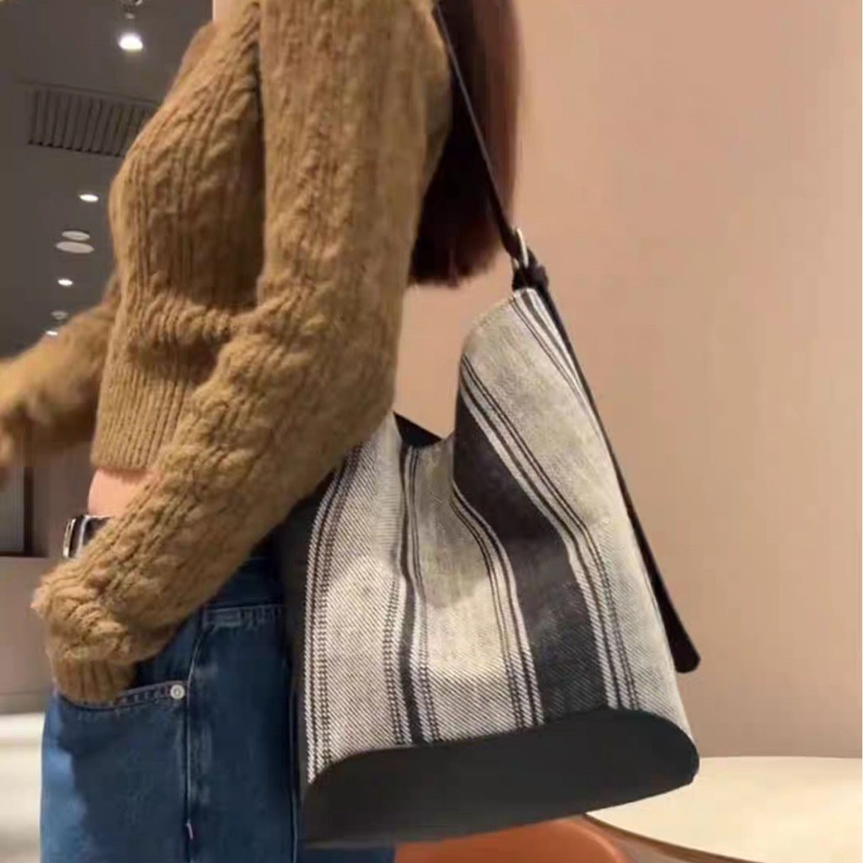 High Sense Idle Style Vintage Stripe Women's Shoulder Bag