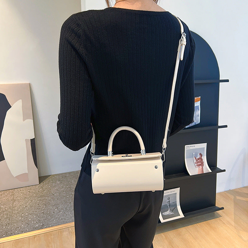 Women's French Minority Solid Color Simple Portable Western Shoulder Bags