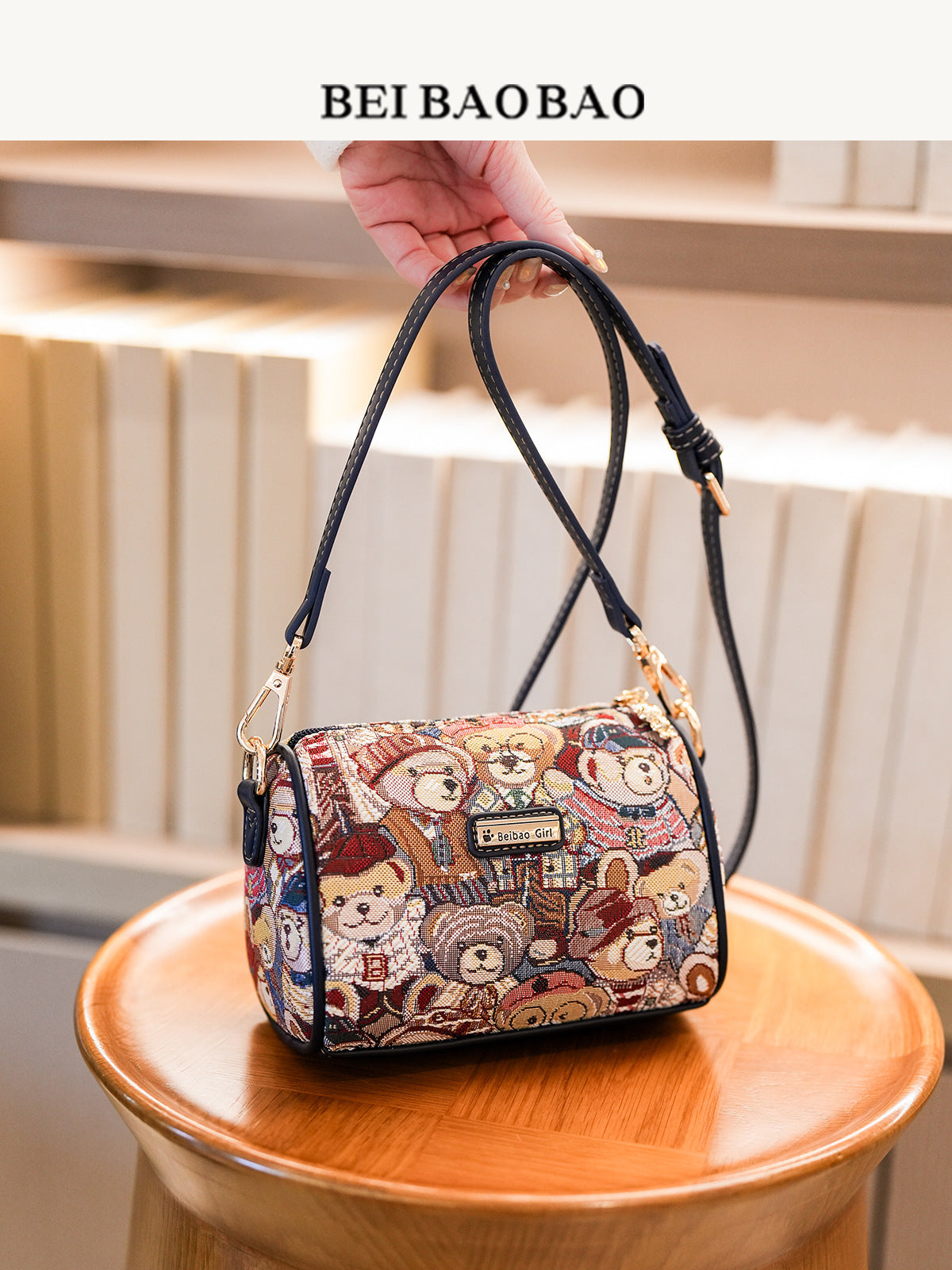 Women's Source Fresh Sweet Victory Bear Simple Women's Messenger Bag