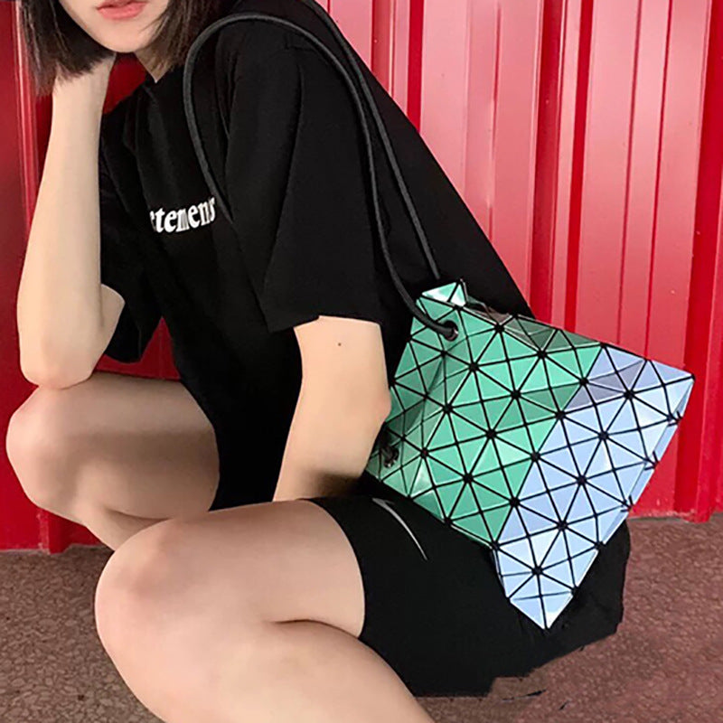 Women's Drawstring Double Stitching Glossy Diamond Plaid Bags