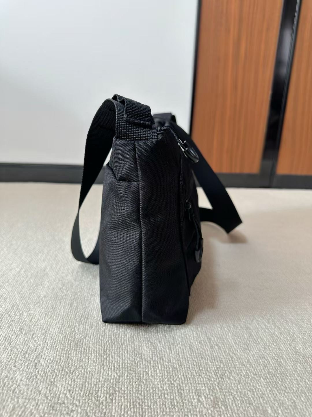Women's & Men's Nylon Waterproof Large Capacity Men's Shoulder Bag