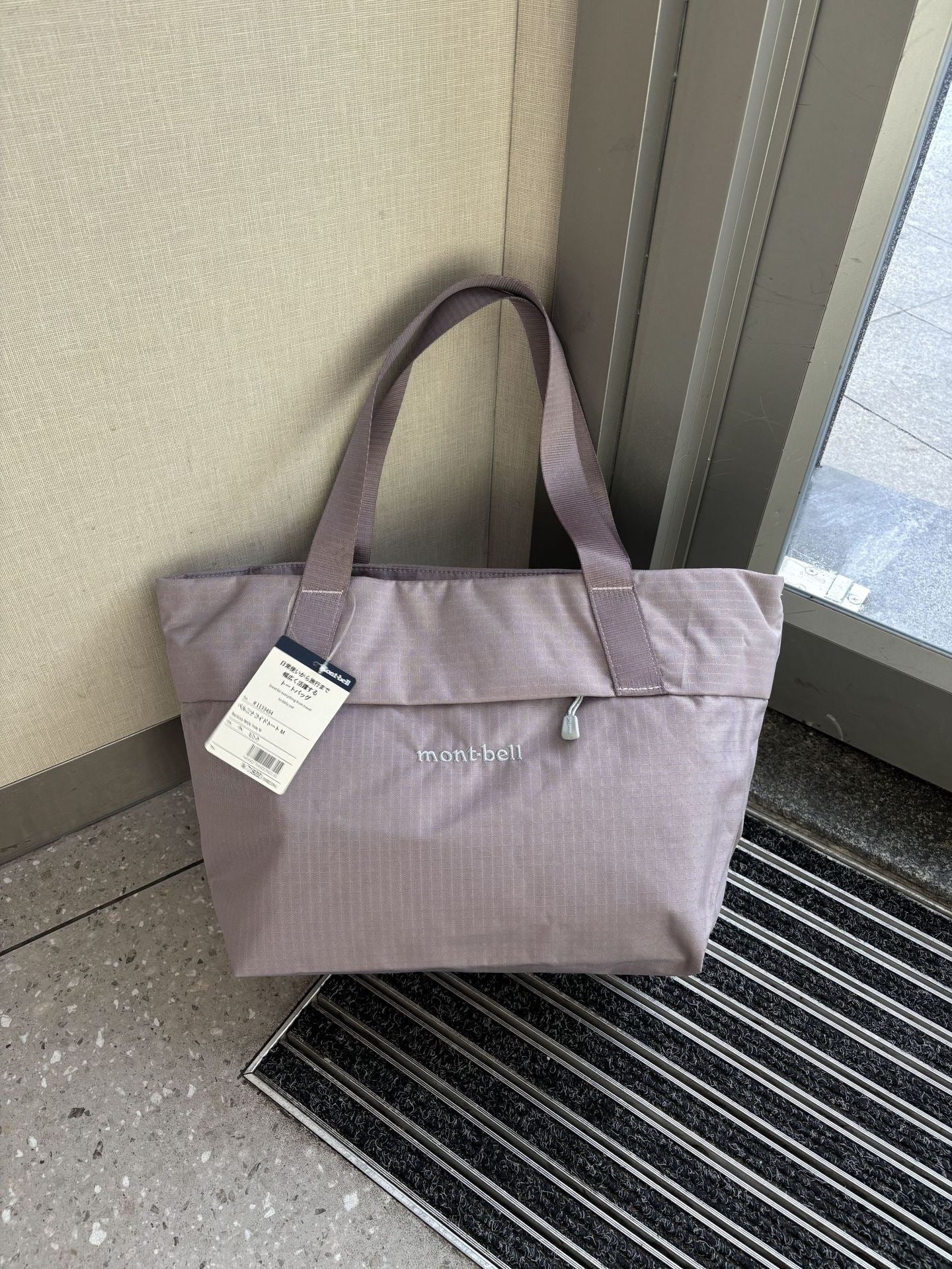 Women's & Men's Beautiful Waterproof Large Capacity Portable Commuter Women's Handbag