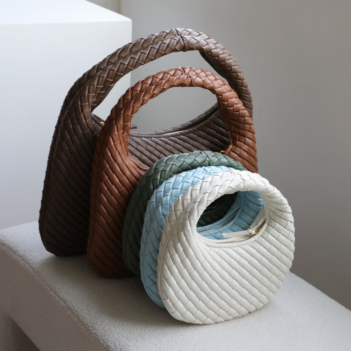 Fashion Hand-woven Dumpling Genuine Leather Versatile Women's Handbag
