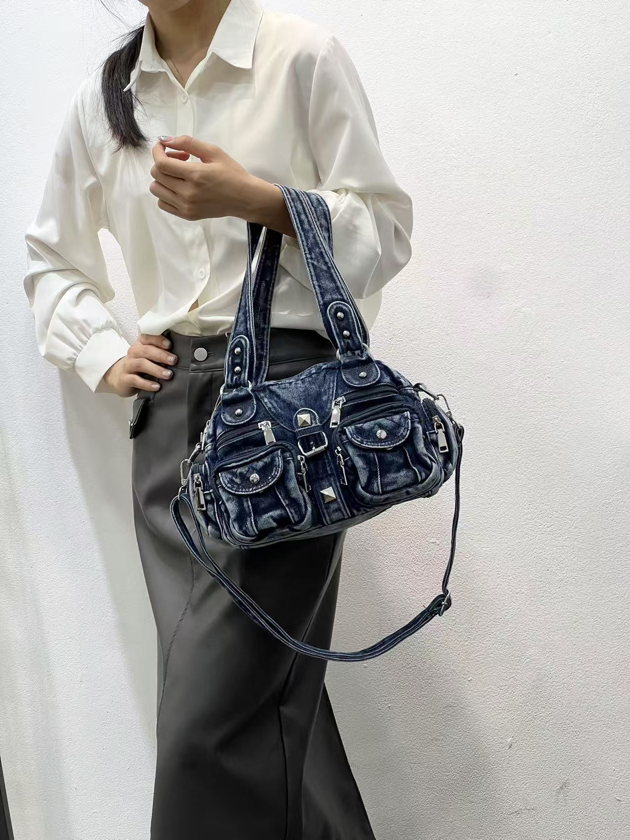 Women's Millennium Hot Underarm Niche Retro High-grade Tote Bag