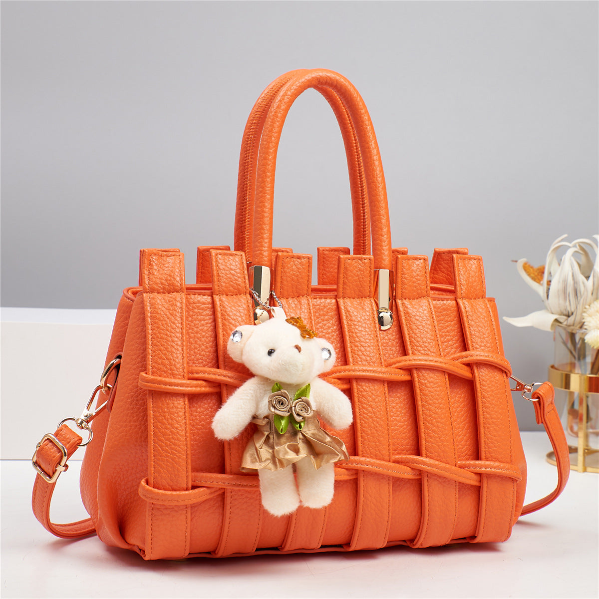 Innovative Women's Large Capacity Fashion Hand-woven Women's Shoulder Bag